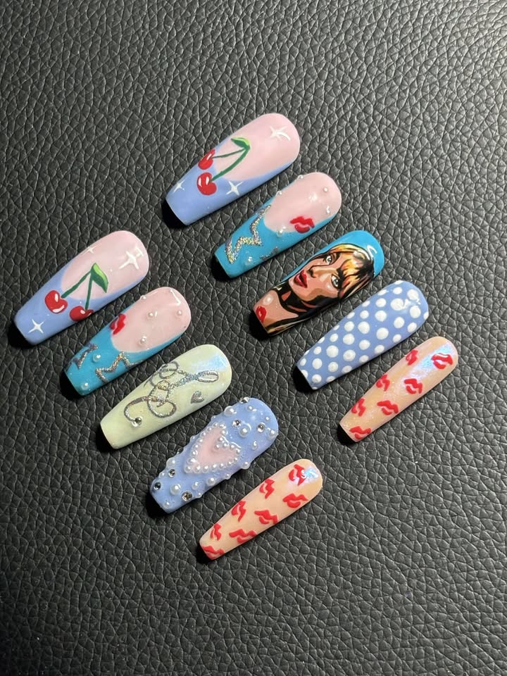 Sabrina Carpenter long coffin press-on nails // Size: S