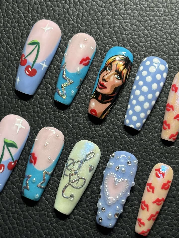 Sabrina Carpenter long coffin press-on nails // Size: S