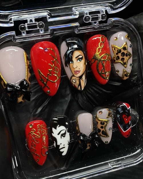 Amy Winehouse short almond press-on set