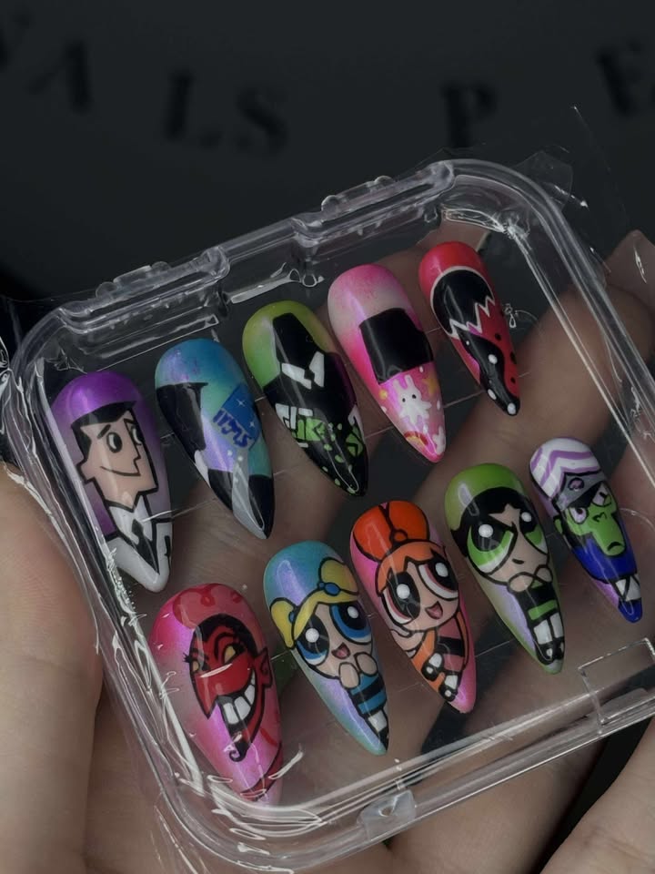 "Sugar and spice" medium stiletto press-on nails // Size: XS